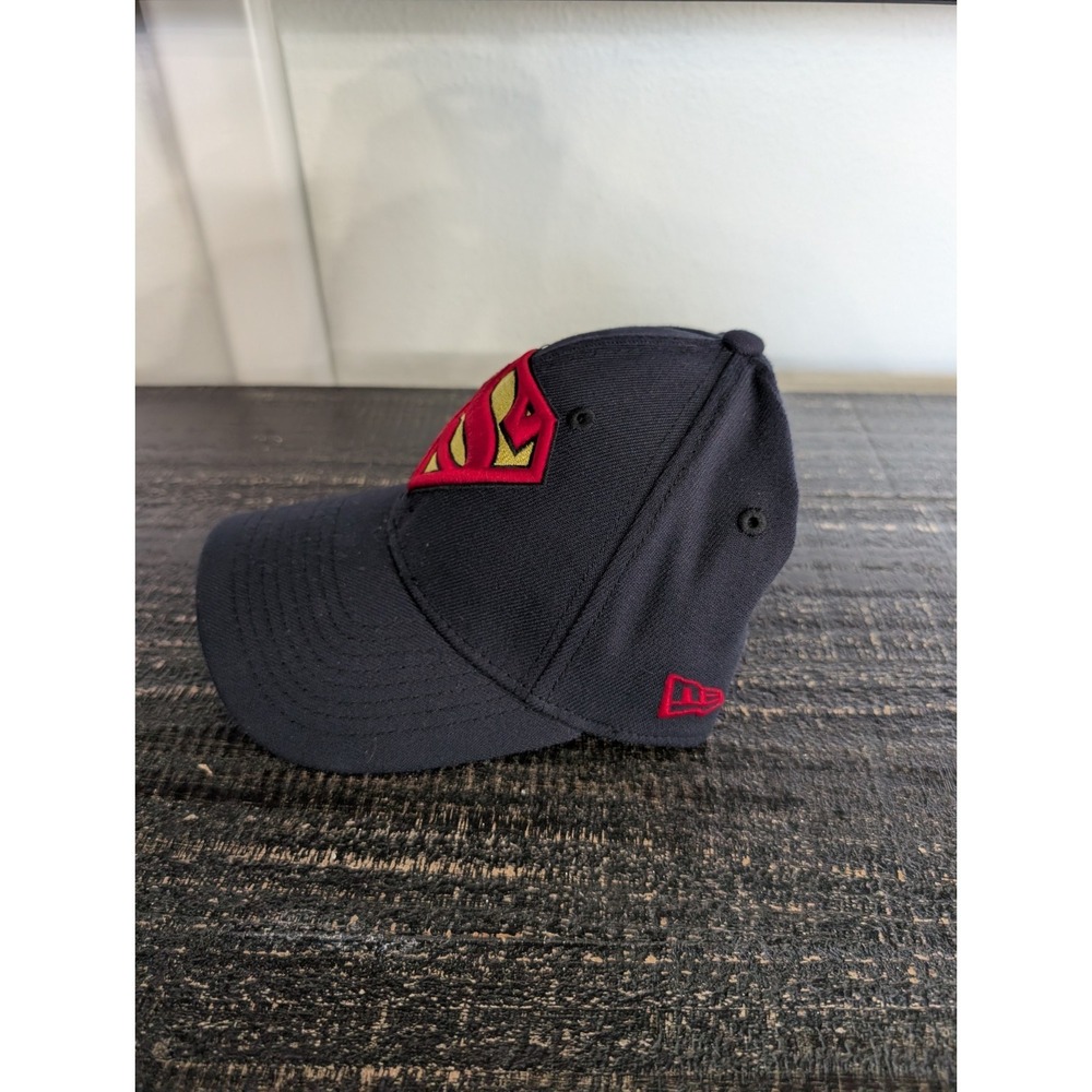 New Era Superman Shield Navy Flex Fitted Baseball Cap Hat Men's Small/Medium - Picture 2 of 5